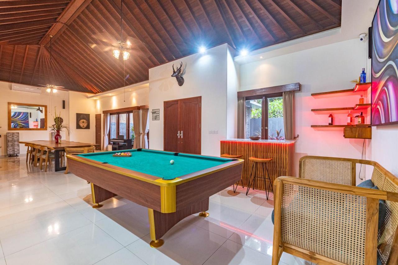 סמיניאק 5 Bedroom Villa Sultan Luxury Entertainment And Relaxation מראה חיצוני תמונה