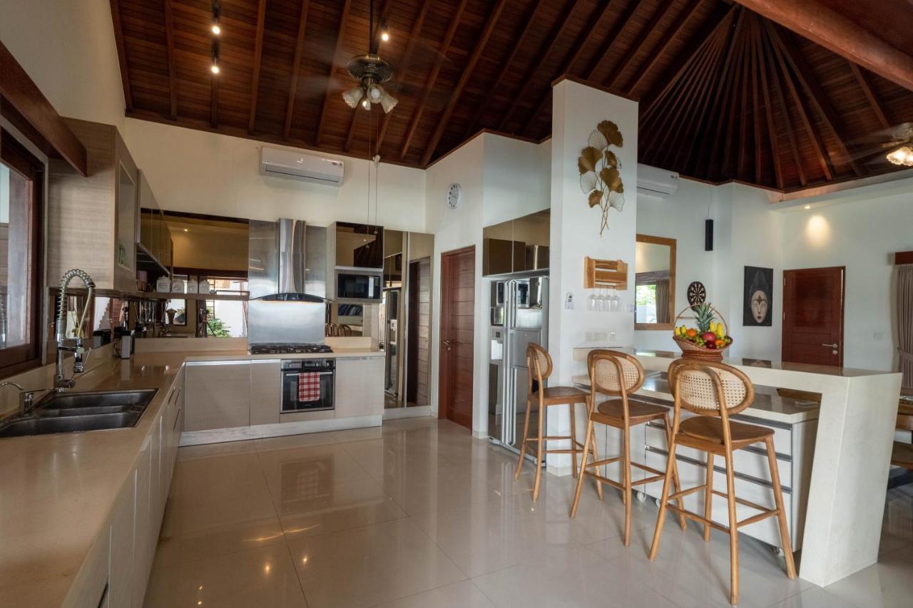 סמיניאק 5 Bedroom Villa Sultan Luxury Entertainment And Relaxation מראה חיצוני תמונה